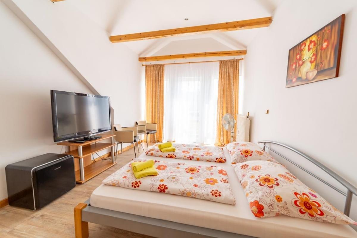 Hotel Palazzo Liptovský Mikuláš المظهر الخارجي الصورة